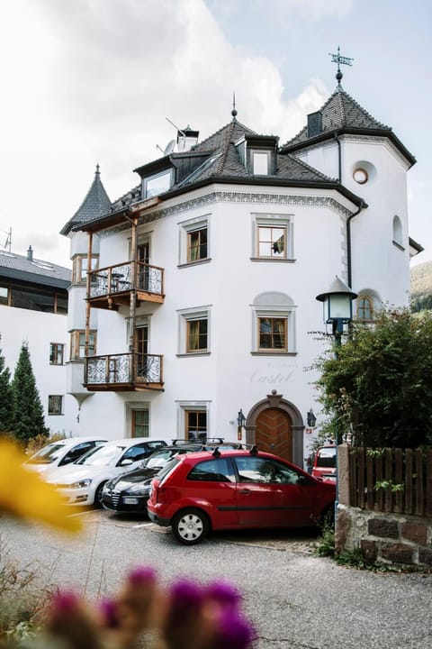 Residence Castel Apartment in Ortisei