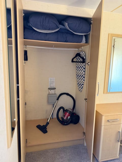 Captivating 2-Bed static caravan in Holyhead House in Wales