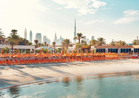 Restaurant/places to eat, Day, View (from property/room), Beach, Beach, City view, sunbed