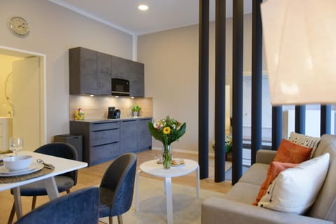 Kitchen or kitchenette, Living room, Photo of the whole room, Seating area, Dining area