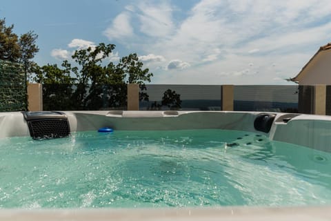 Hot Tub, View (from property/room), Balcony/Terrace, On site, Sea view
