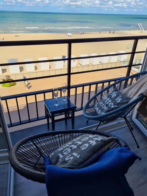 Modern appartement met uniek zeezicht Apartment in Koksijde