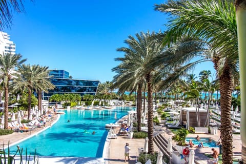 Restaurant/places to eat, Garden, Lounge or bar, Swimming pool