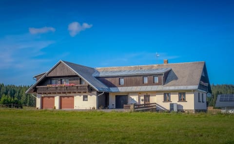 Property building, Facade/entrance, Spring, Day, Summer, Autumn, Street view, Parking
