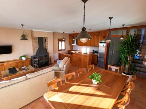 TV and multimedia, Kitchen or kitchenette, Dining area