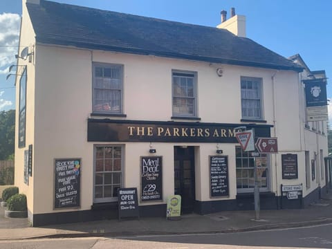 The Parkers Arms - The home of Cattlemans Steakhouse Bed and Breakfast in Paignton