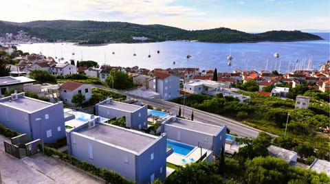 Property building, Nearby landmark, Neighbourhood, Natural landscape, Bird's eye view, City view, Sea view, Street view