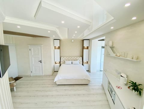 Bed, Kitchen or kitchenette, Photo of the whole room, Bedroom, wardrobe