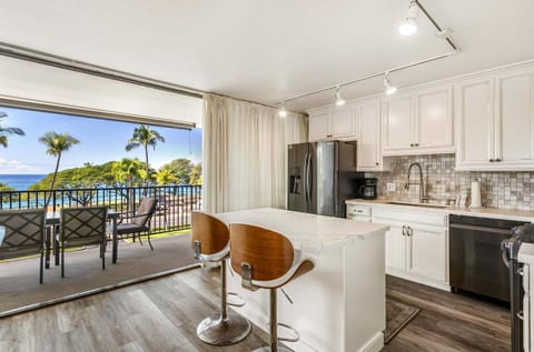 Maui Parkshore 414, Top Floor, Amazing Ocean Views House in Kamaole