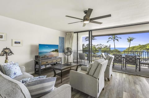 Maui Parkshore 414, Top Floor, Amazing Ocean Views House in Kamaole