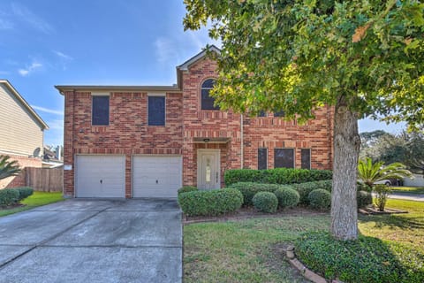 Family-Friendly Home about 12 Mi to Space Center! House in Pasadena