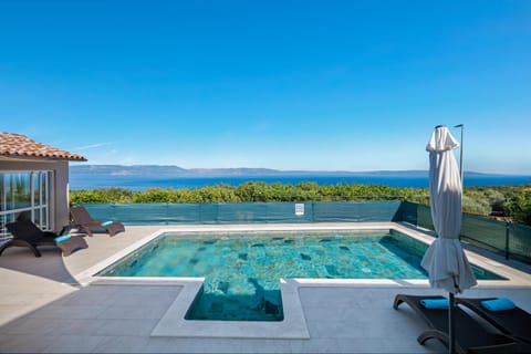 Sea view, Swimming pool