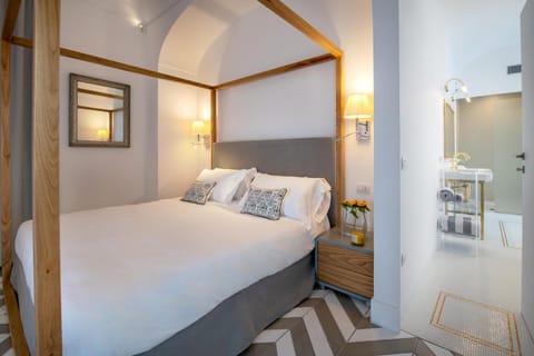 Bed, Bathroom, Bedroom