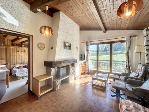 2 Pièces + Mezzanine au pied des pistes avec Parking - Combloux - FR-1-560-64 Apartment in Combloux