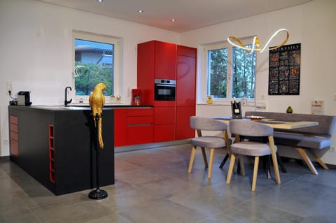 Ruhige Ferienwohnung mit Garten und Garage in Privatvilla Apartment in Merano