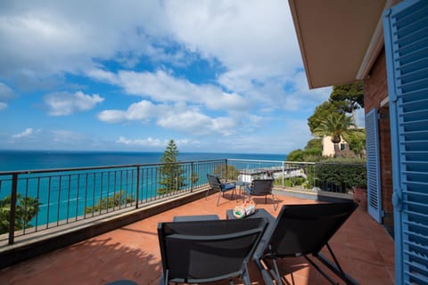 Balcony/Terrace, Balcony/Terrace