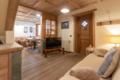 TV and multimedia, Seating area, Evening entertainment