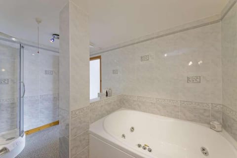 Shower, Bathroom, Bath