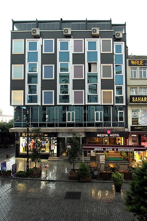 Property building, Day, Street view