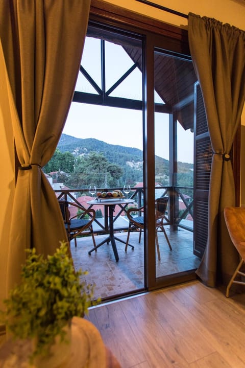 Balcony/Terrace, Mountain view