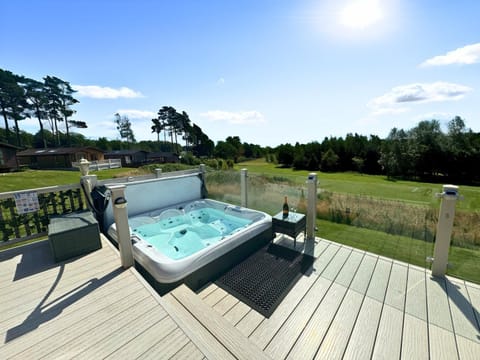 Patio, Hot Tub, View (from property/room), Balcony/Terrace, Garden view, Mountain view, Location