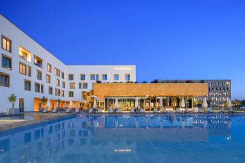 Property building, Pool view, Swimming pool, sunbed