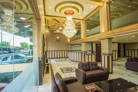 Property building, Facade/entrance, Lobby or reception