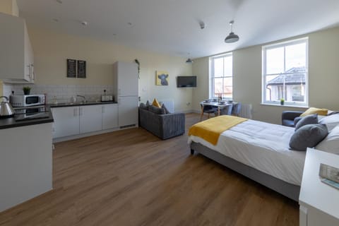 Hereford City Centre - Apartment 6, Isabella House - Modern Apartment In The Heart of The City - Sleeps 4 Guests - Hosted by RENTMYHOUSE Apartment in Hereford