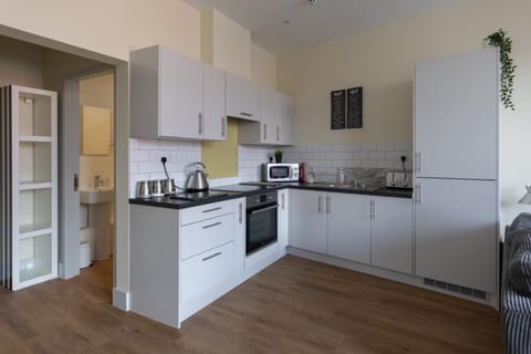 Hereford City Centre - Apartment 6, Isabella House - Modern Apartment In The Heart of The City - Sleeps 4 Guests - Hosted by RENTMYHOUSE Apartment in Hereford
