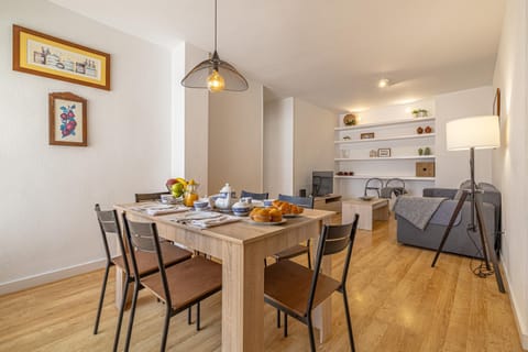 TV and multimedia, Living room, Dining area