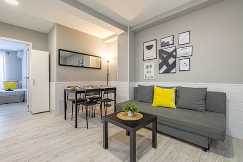Living room, Photo of the whole room, Dining area