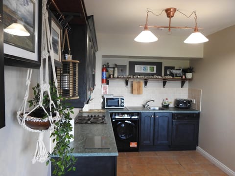 Seashell Cove Bundoran Luxurious Sea View Free Wifi Netflix Sleeps 5 Apartment in County Donegal