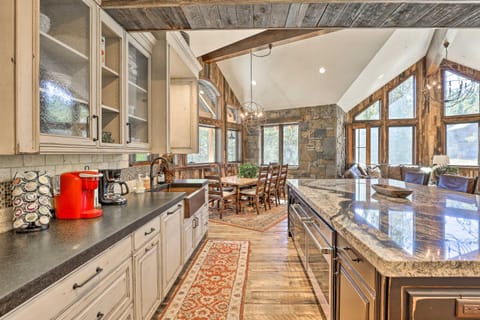 Walk to Lift Luxe Villa with Hot Tub in Copper Mtn Villa in Copper Mountain