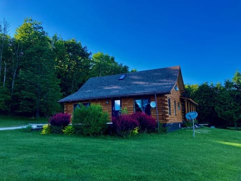 Garden Grove Retreat & Lodging near Pictured Rocks, Fayette, Trails Hotel in Wisconsin