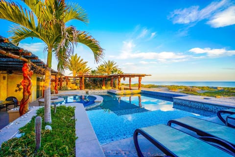 Balcony/Terrace, Balcony/Terrace, Swimming pool, Swimming pool