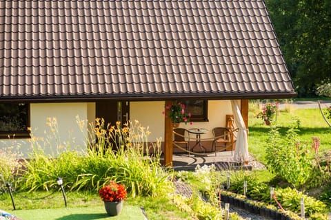 Patio, Facade/entrance, Garden, View (from property/room), Windsurfing