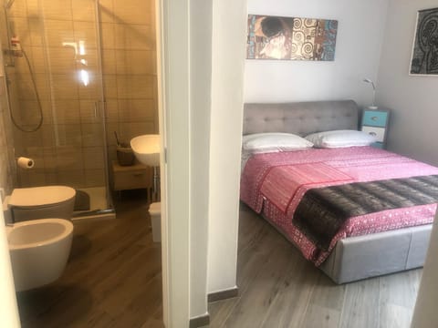 Bathroom, Photo of the whole room