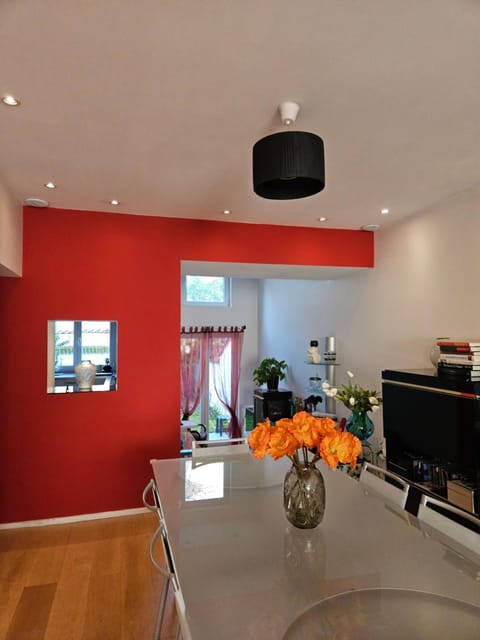 Modern duplex with garden Apartment in Brussels