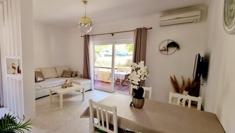 Living room, Food