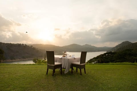 Restaurant/places to eat, Lake view, Mountain view, Sunset