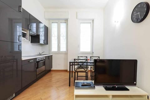 TV and multimedia, Kitchen or kitchenette, Living room, Dining area