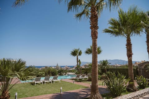 Spring, Day, Natural landscape, Garden, Garden view, Mountain view, Pool view, Sea view, Swimming pool, sunbed