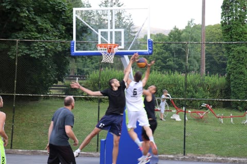 Spring, Off site, Neighbourhood, Natural landscape, Summer, Children play ground, Garden, Tennis court, Tennis court, Hiking, Cycling, Autumn, Lake view, Mountain view, Sports, group of guests