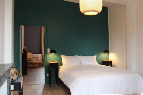 Marceau - view on Cathedral and Place des Epars Apartment in Chartres