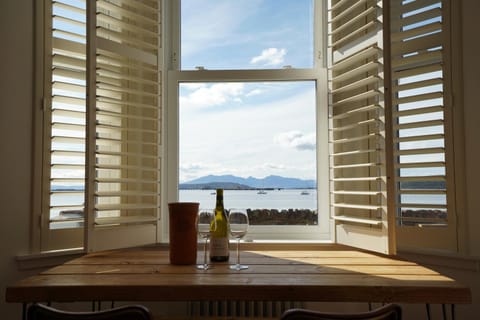 Dining area, Mountain view