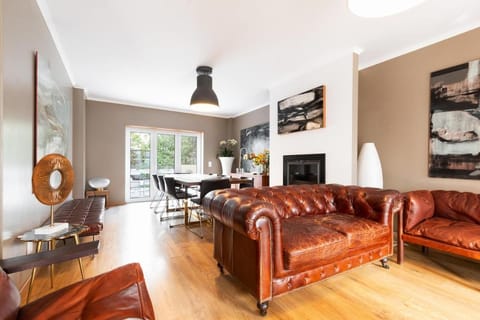TV and multimedia, Living room, Seating area, Dining area, Evening entertainment