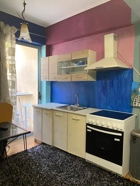 Apartment with barbecue 1 km beach Apartment in Alimos