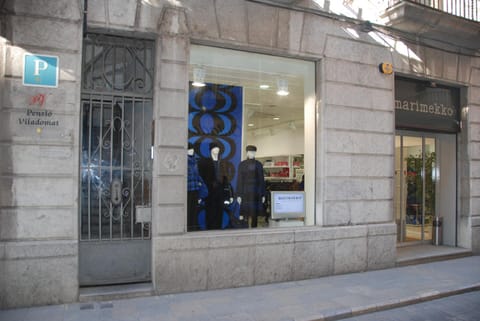 Facade/entrance