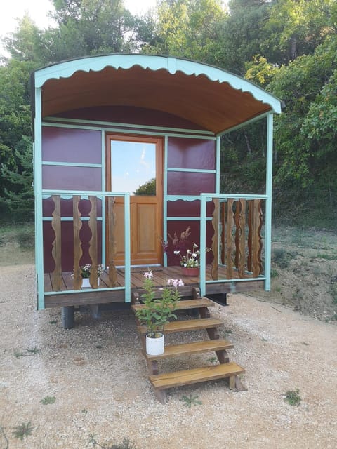 La Carriole dans le jardin Country House in Ménerbes