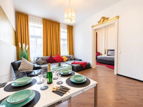 Living room, Seating area, Dining area